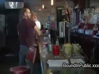 Związanie gej wzięty w bar gdzie dostaje pieprzyć przez wszystkie obcy